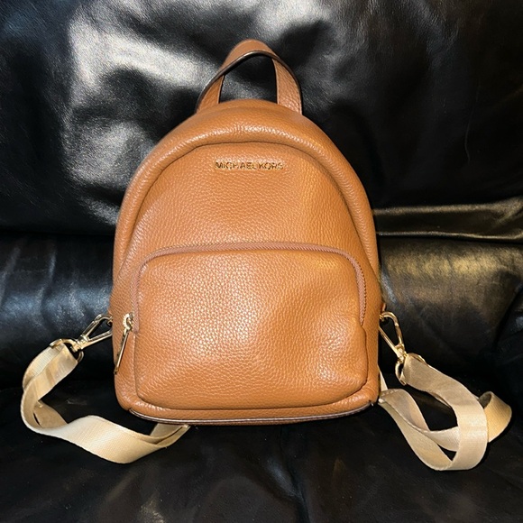 🔥🔥🔥Michael Kors Small Mini Erin Leather Convertible Backpack - Picture 1 of 15